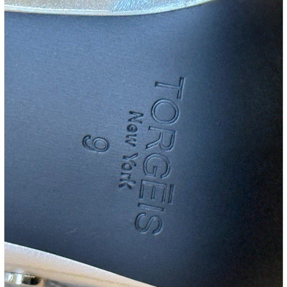 NEW TORGEIS SILVER STUDDED ZOELLE STILETTO HIGH HEELS SHOES SZ 9 - Picture 8 of 8